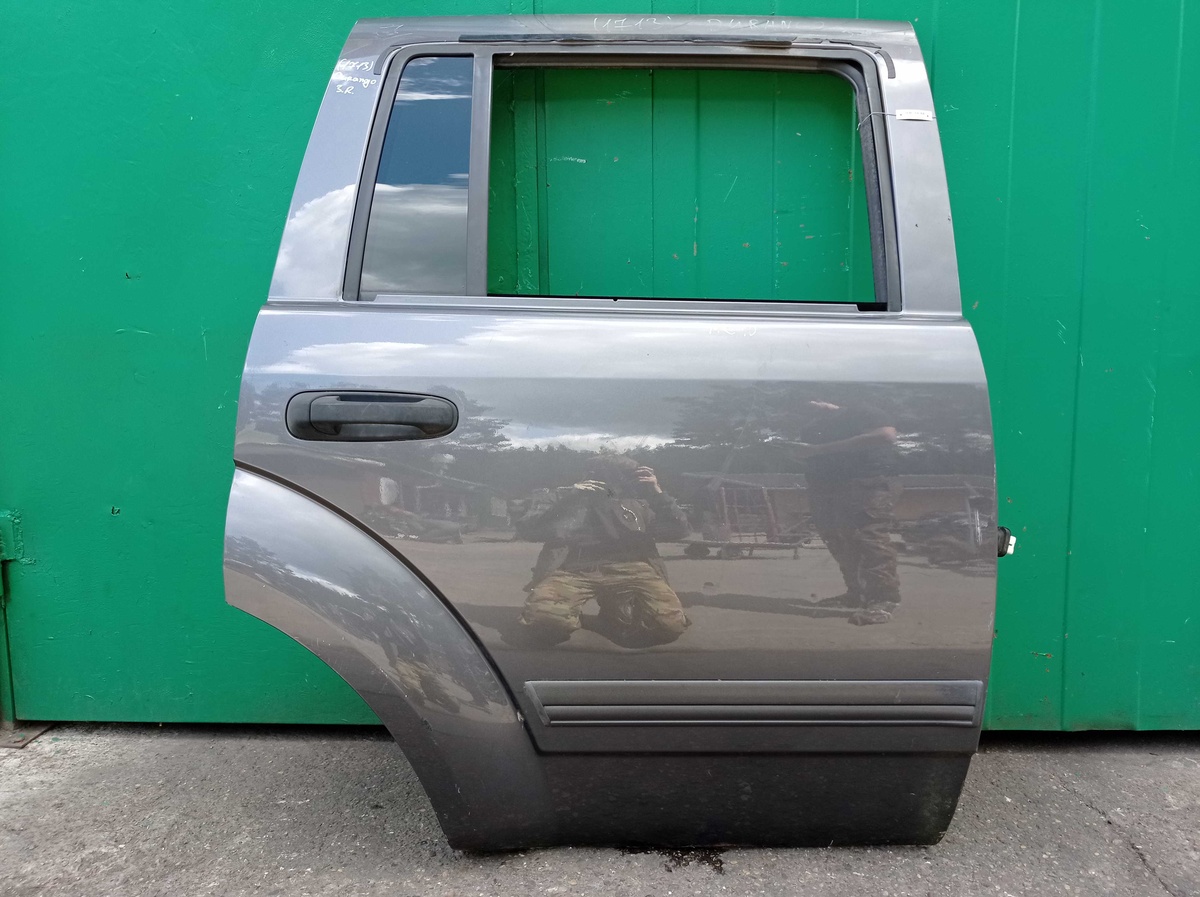 Дверь задняя правая к Dodge Durango 2004