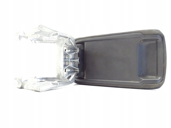 Подлокотник к Audi A3 2012
