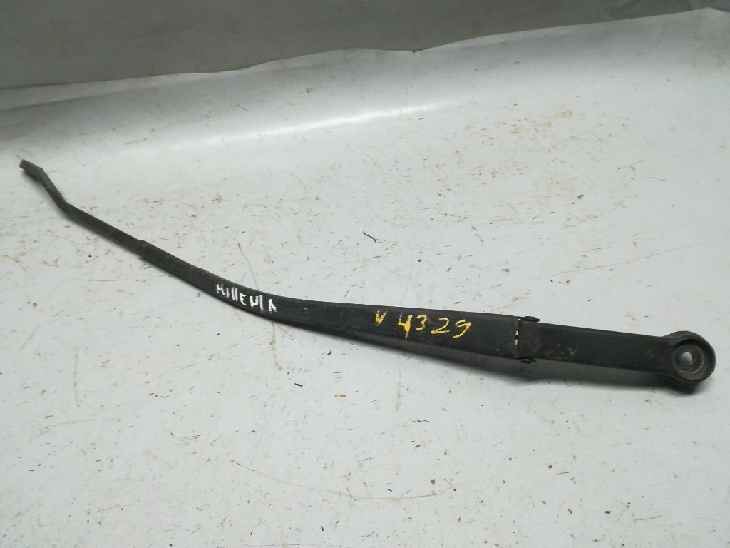 Щеткодержатель к Mazda Millenia 2001