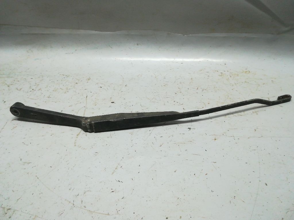 Щеткодержатель к Hyundai Lantra 1993