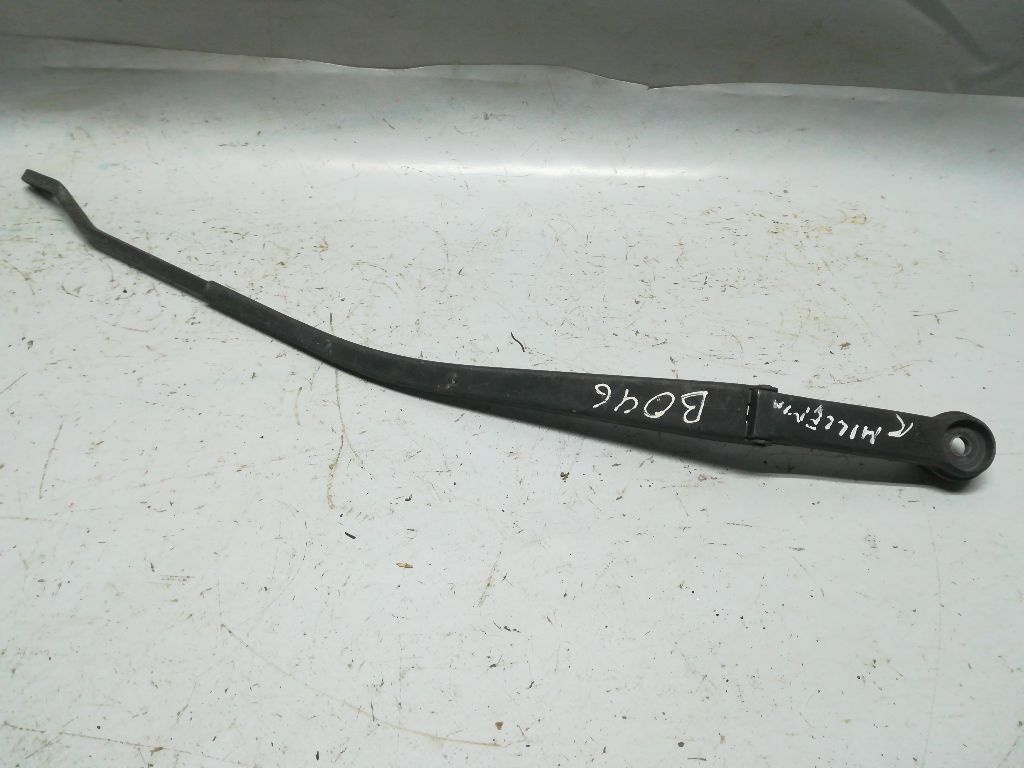 Щеткодержатель к Mazda Millenia 2001