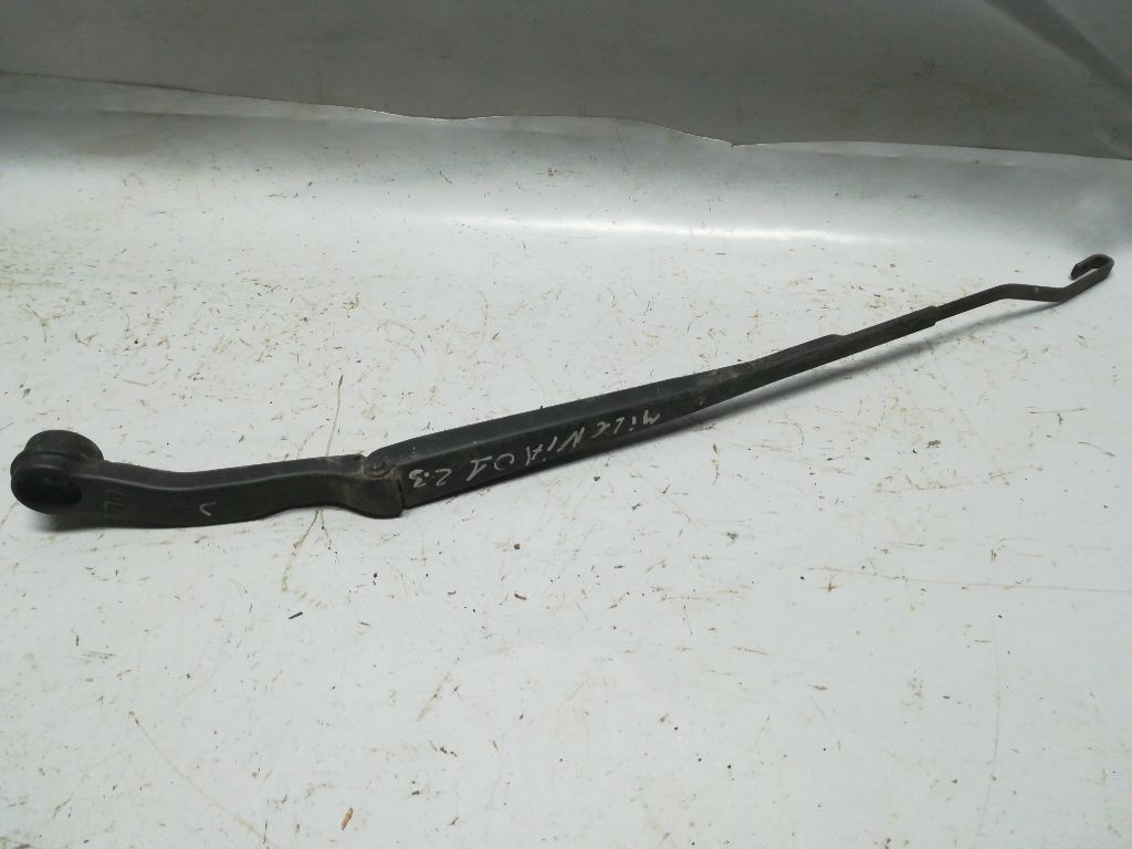 Щеткодержатель к Mazda Millenia 2001