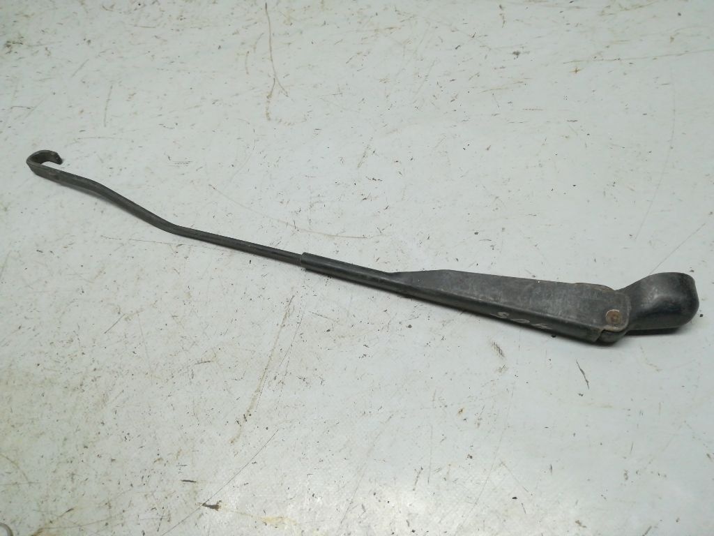 Щеткодержатель к Peugeot 405 1995