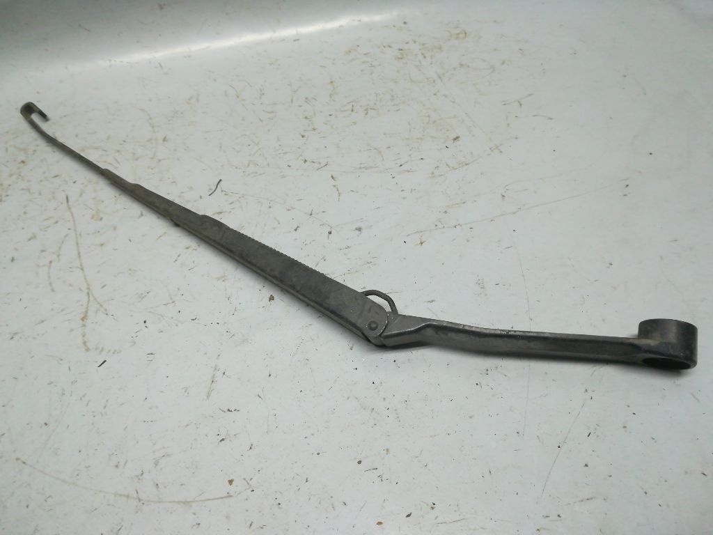Щеткодержатель к Mazda 626 1999