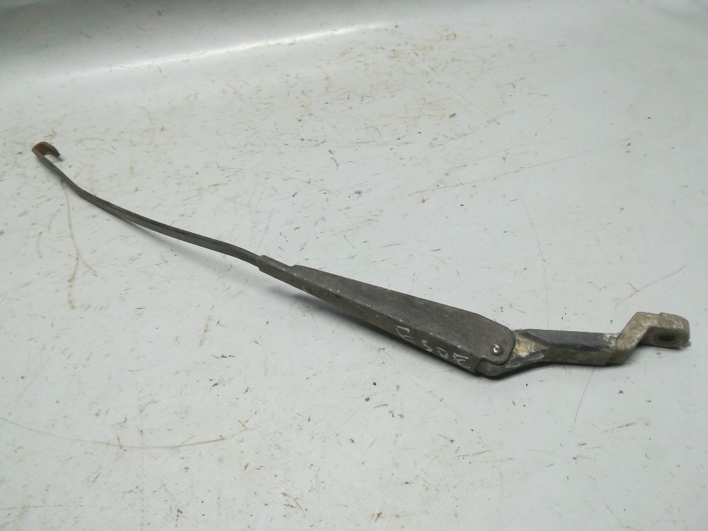 Щеткодержатель к Daewoo Espero 1996