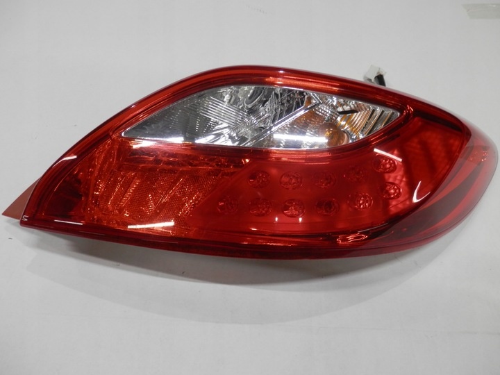 Фонарь задний правый к Mazda 2 2007