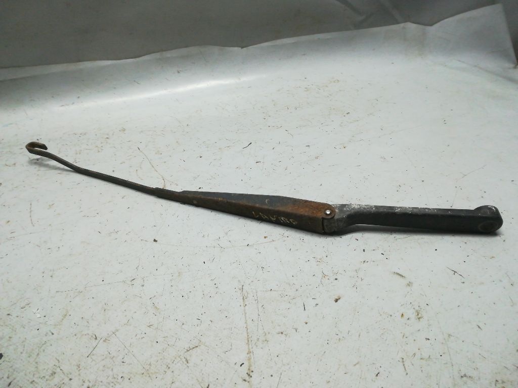 Щеткодержатель к Hyundai Lantra 1996