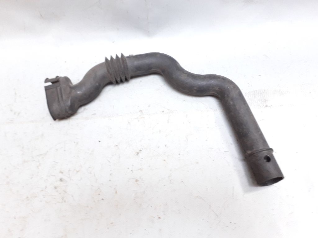 Патрубок к Peugeot 406 1996