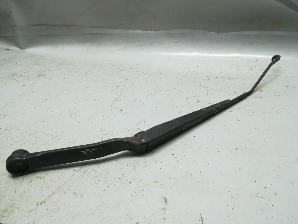 Щеткодержатель к Mazda 6 2003