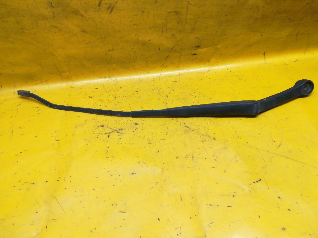 Щеткодержатель к Mazda 323 1990