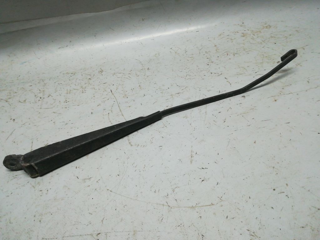 Щеткодержатель к Nissan  1997