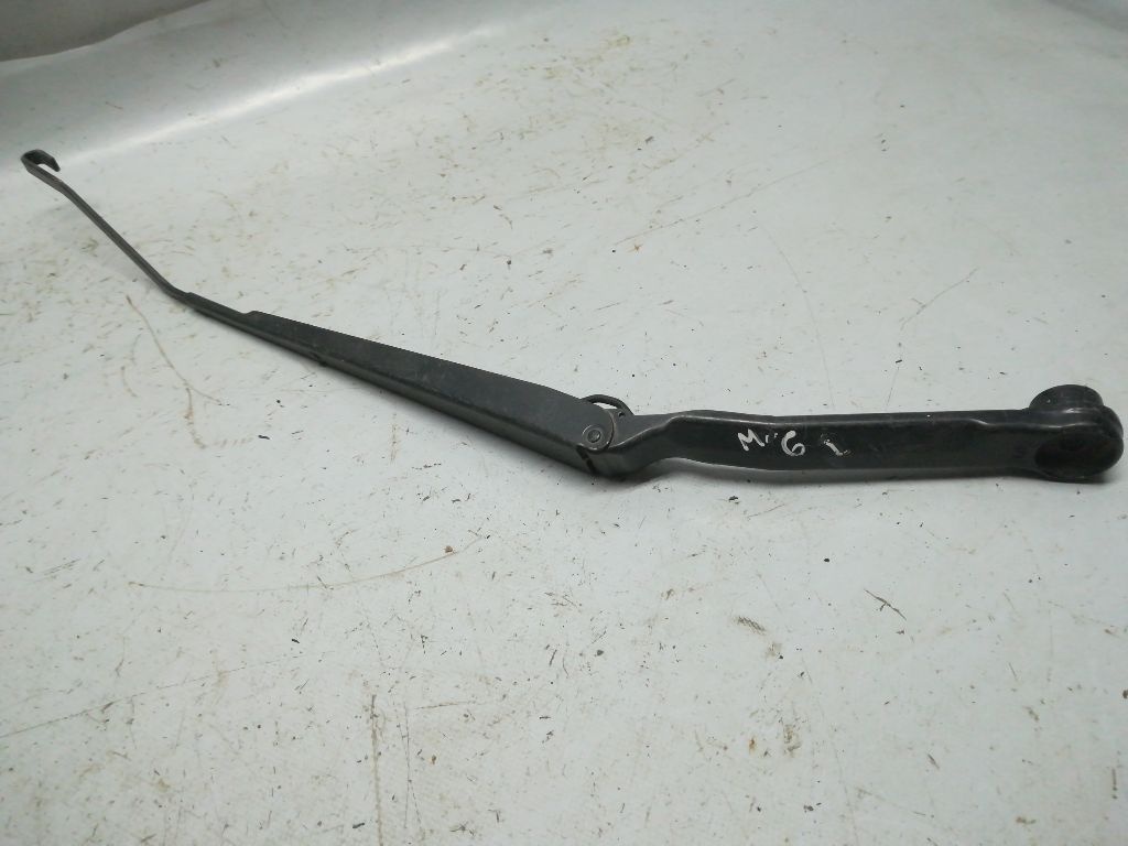 Щеткодержатель к Mazda 6 2003