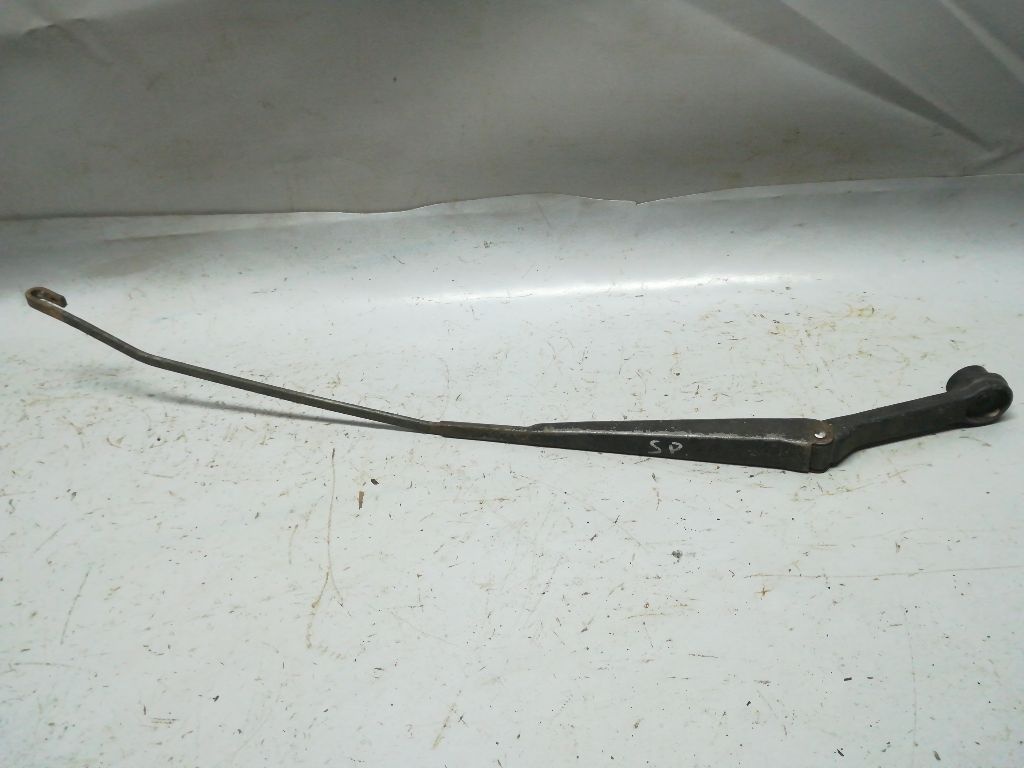 Щеткодержатель к Mazda 323 1996