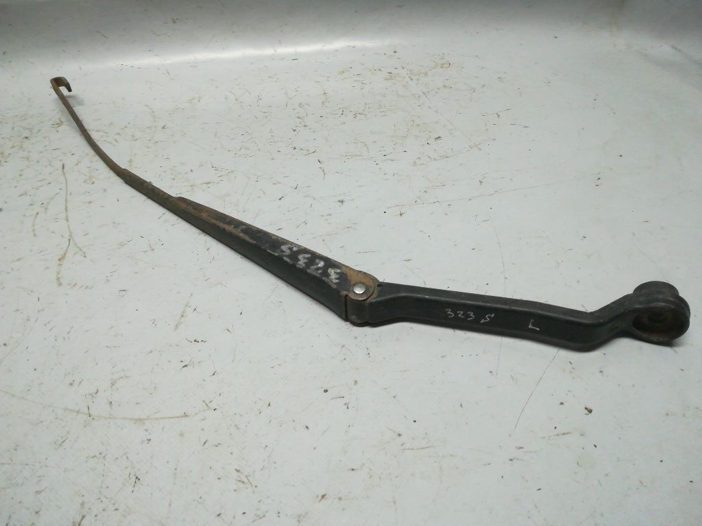 Щеткодержатель к Mazda 323 1996