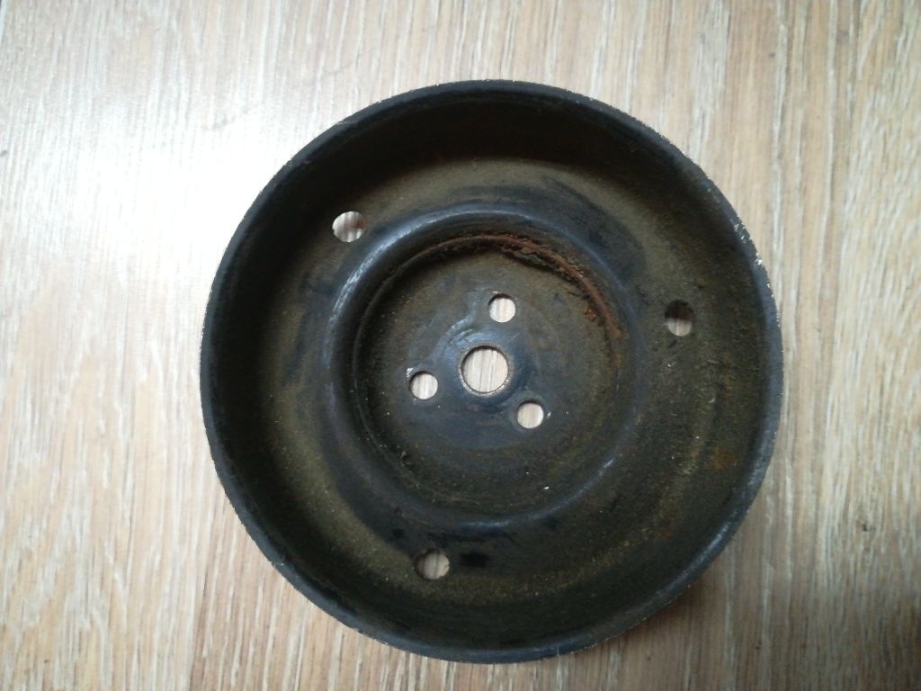 Шкив помпы к Dodge Caravan 1999