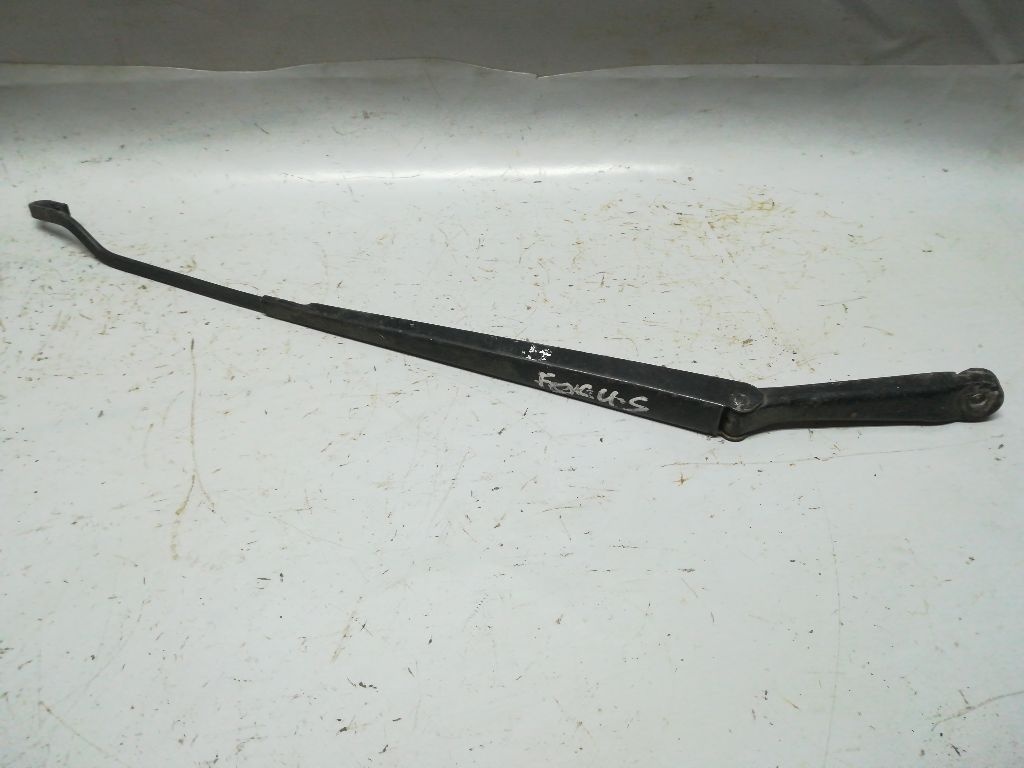 Щеткодержатель к Ford Focus 2001