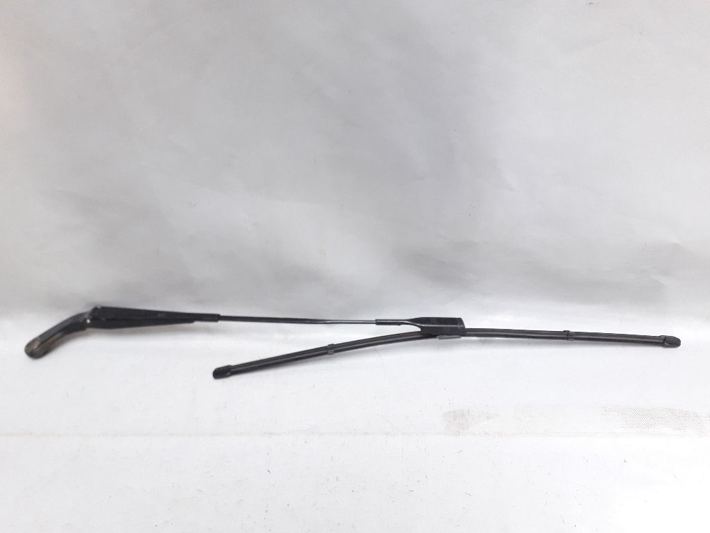 Щеткодержатель к Audi A4 2010