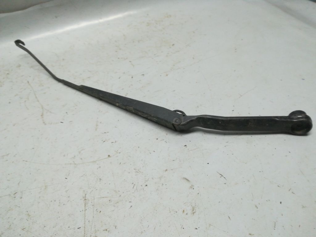 Щеткодержатель к Mazda 6 2003