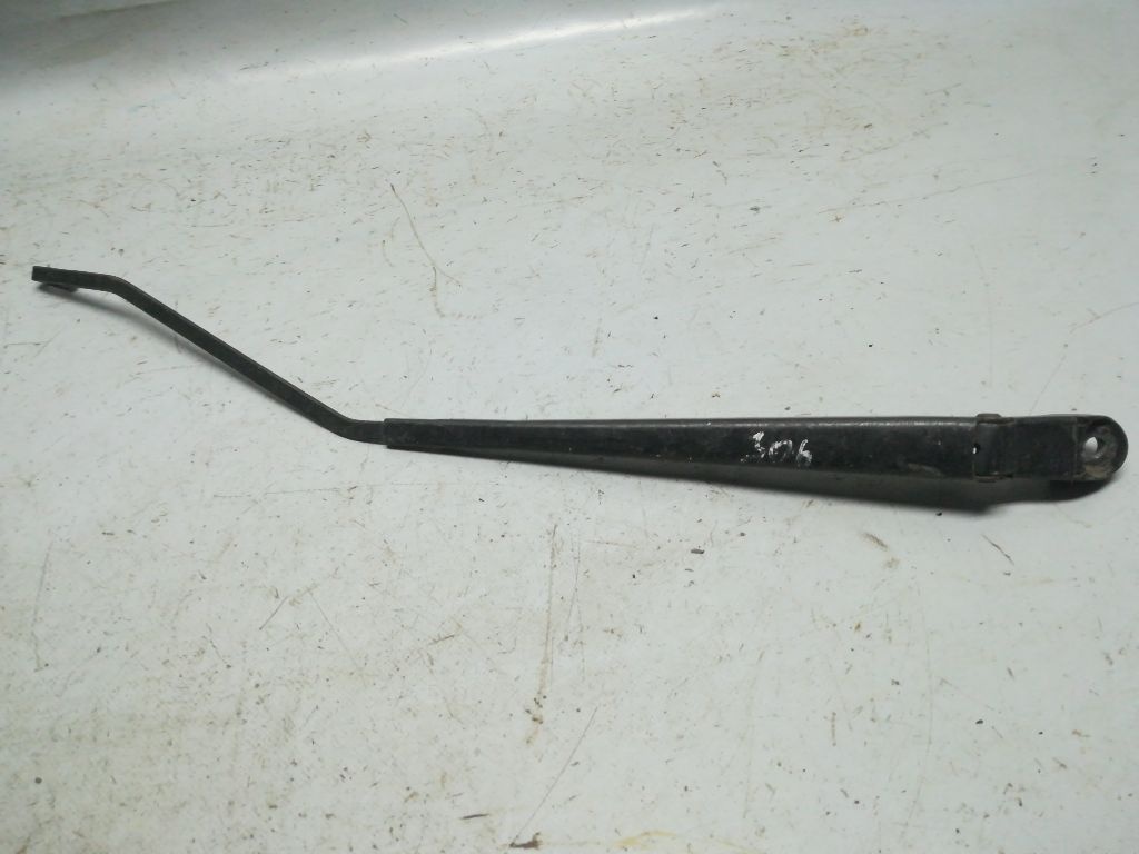 Щеткодержатель к Peugeot 306 1996