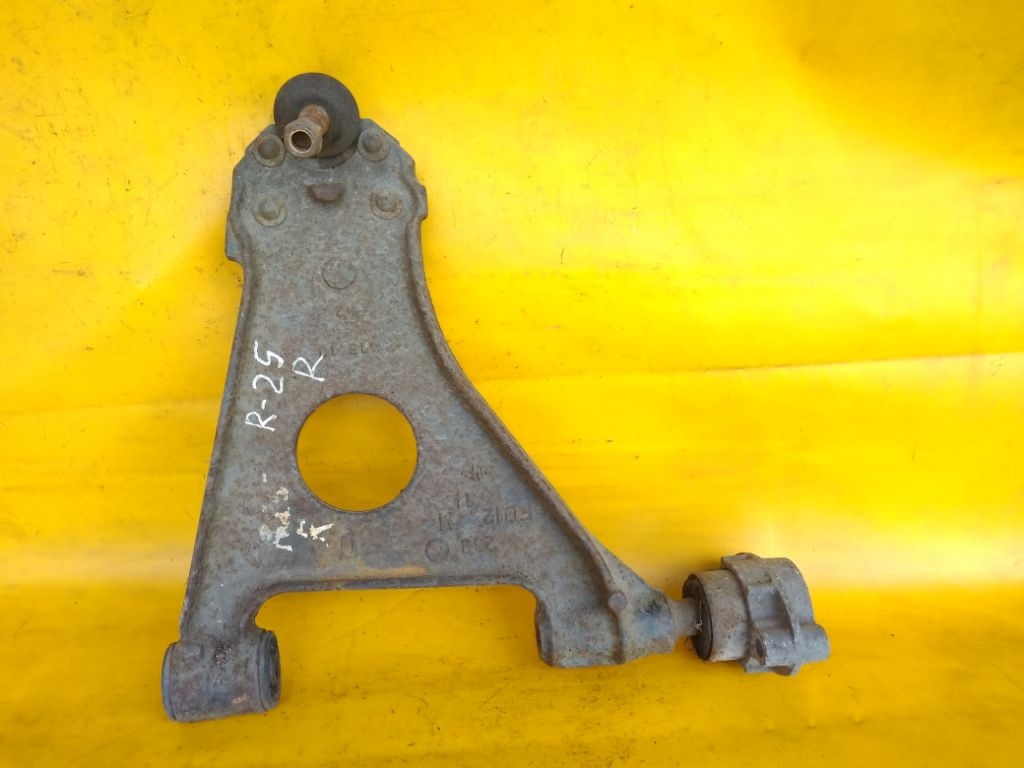 Рычаг передний правый к Renault 25 1989