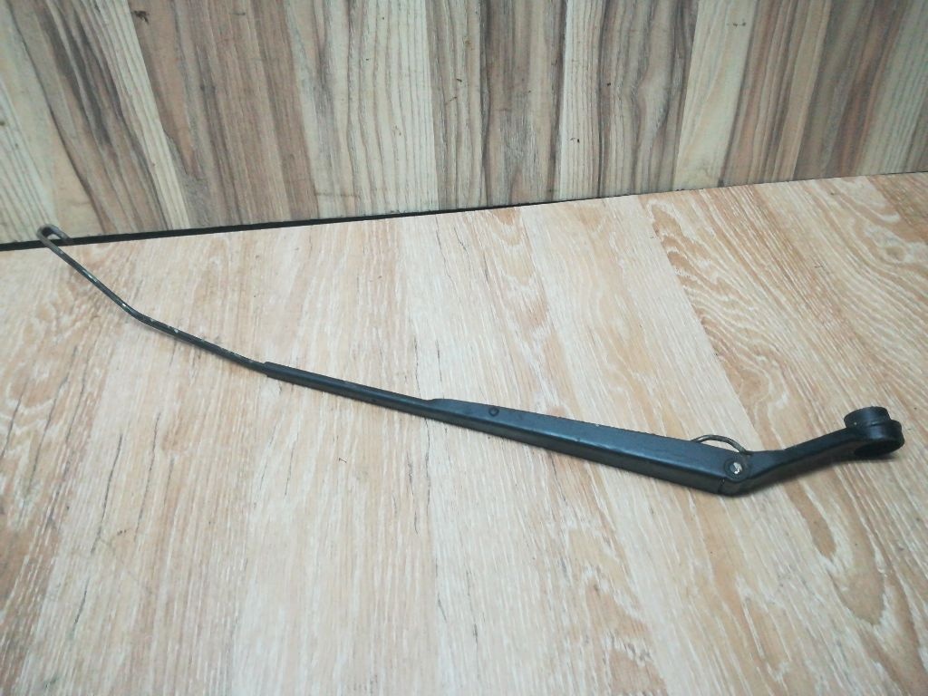 Щеткодержатель к Mazda 626 1995