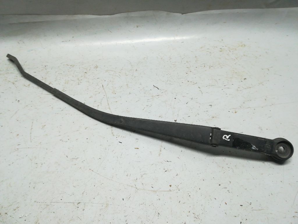 Щеткодержатель к Mazda Millenia 2001