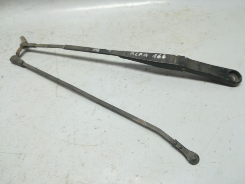 Щеткодержатель к Alfa Romeo 166 2000