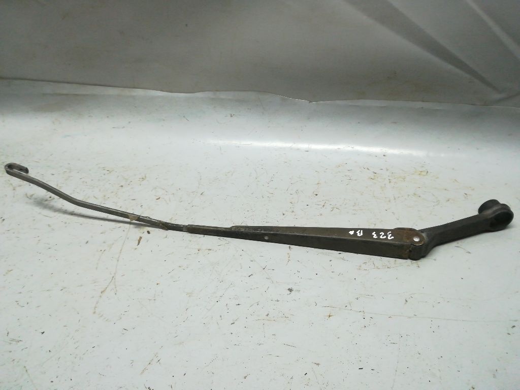 Щеткодержатель к Mazda 323 1996