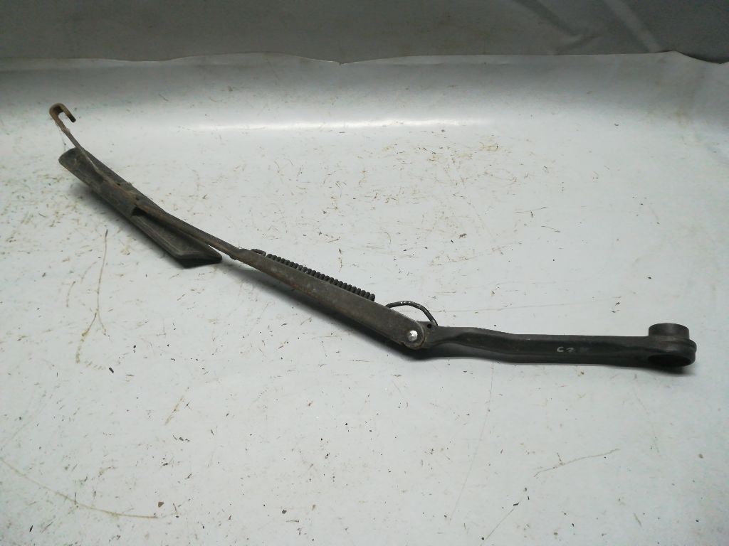 Щеткодержатель к Mazda 626 1996