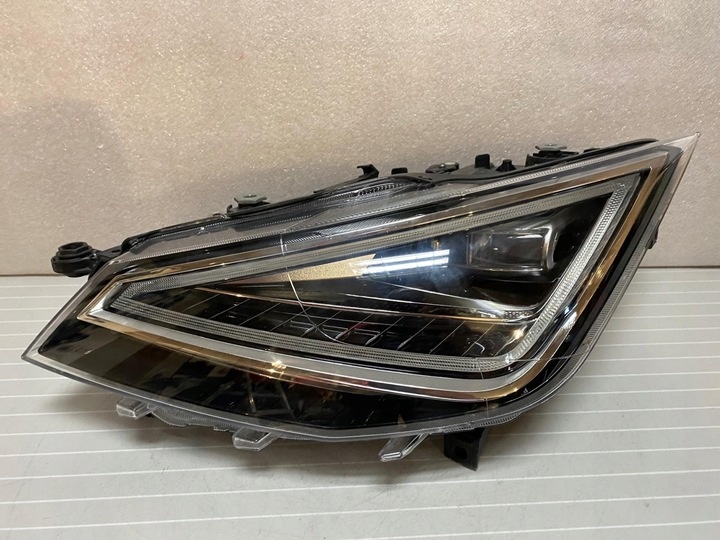 Фара левая к SEAT Arona 2021