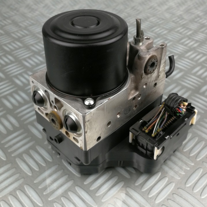 Блок ABS к Lexus IS 2005