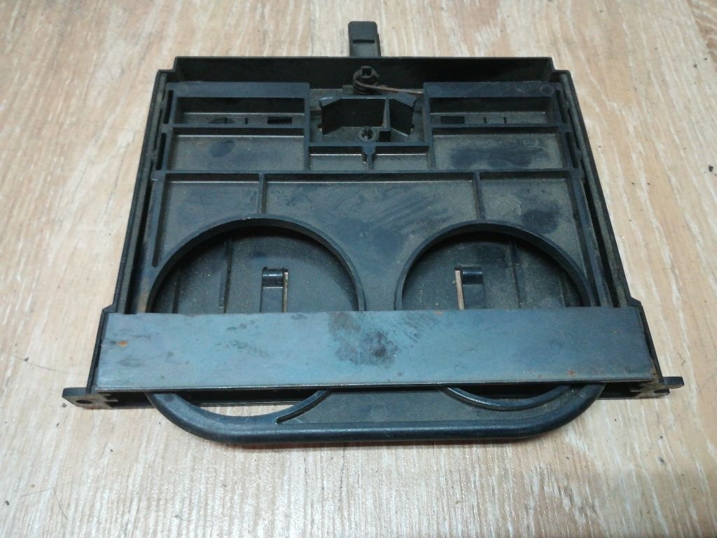 Подстаканник к Mazda 323 1998