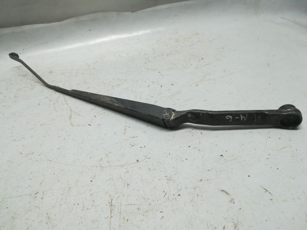 Щеткодержатель к Mazda 6 2003