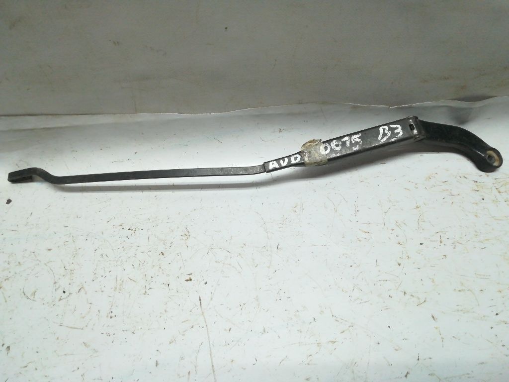 Щеткодержатель к Audi 80 1990
