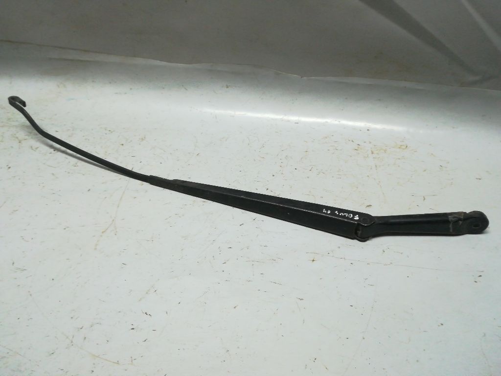 Щеткодержатель к Ford Focus 2001