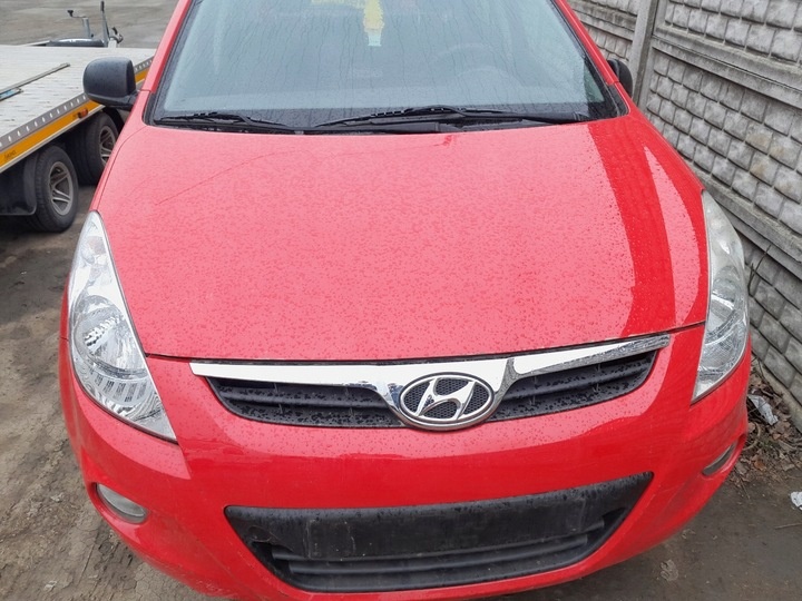 Капот к Hyundai i20 2008
