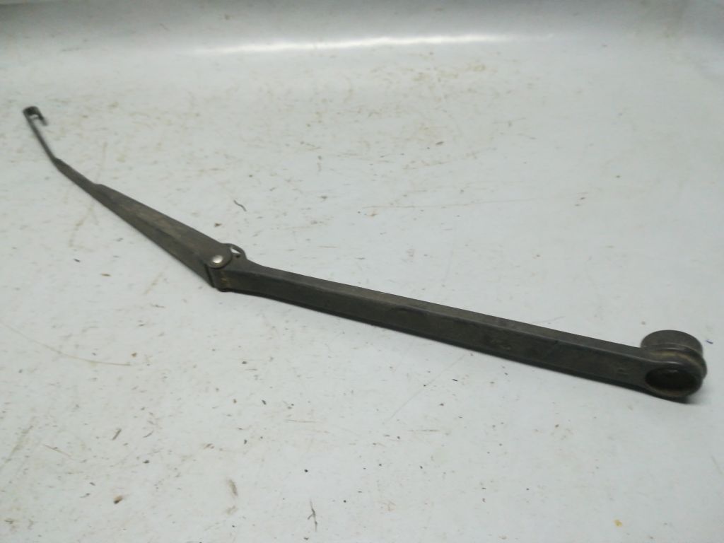 Щеткодержатель к Mazda Millenia 1999