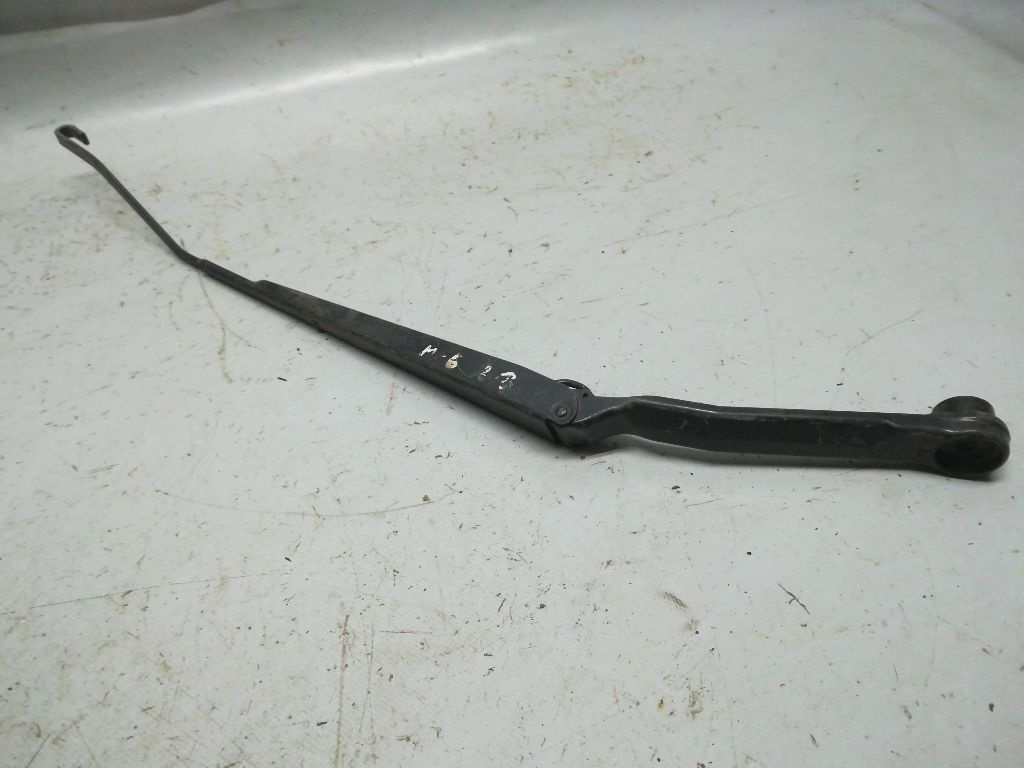 Щеткодержатель к Mazda 6 2003