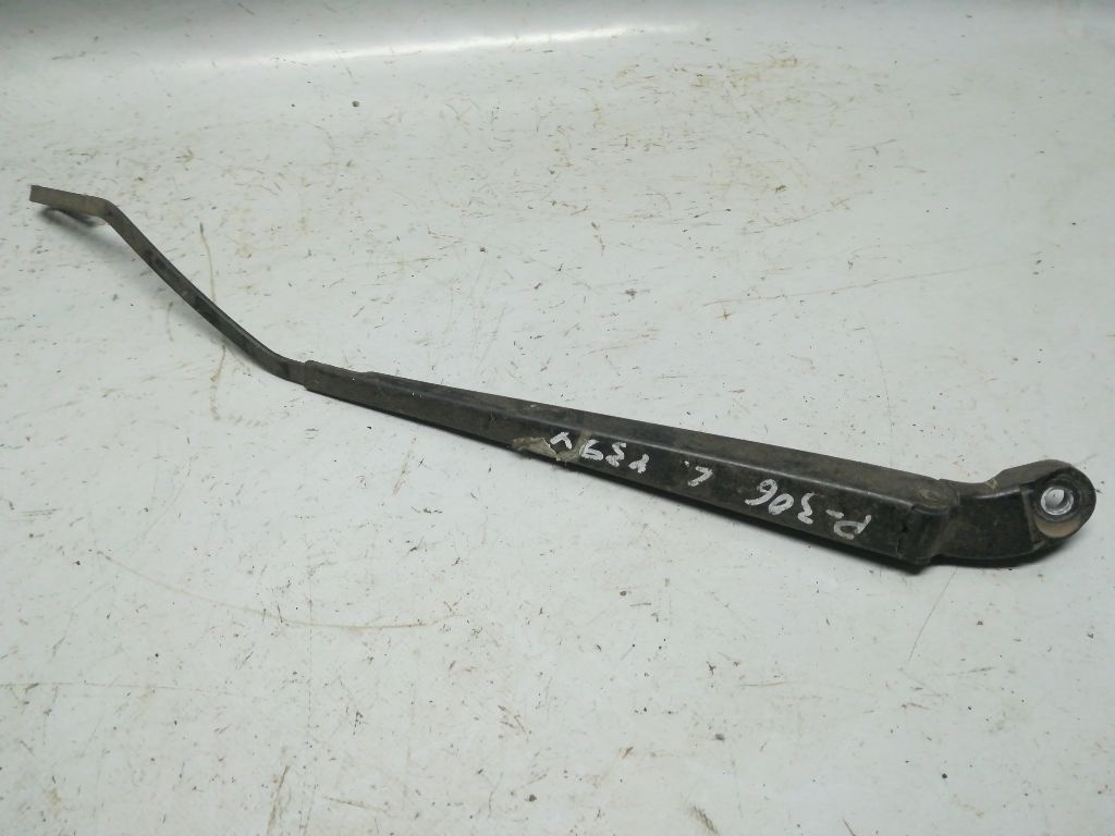 Щеткодержатель к Peugeot 306 1996