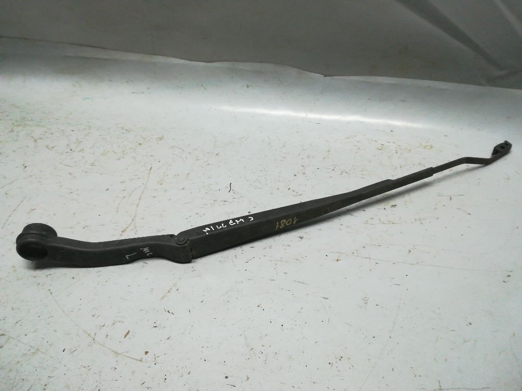 Щеткодержатель к Mazda Millenia 2001
