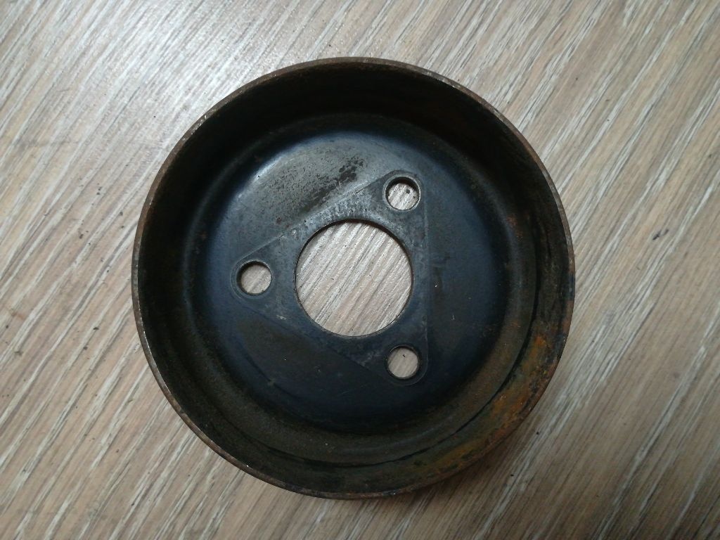Шкив помпы к Ford Escape 2005