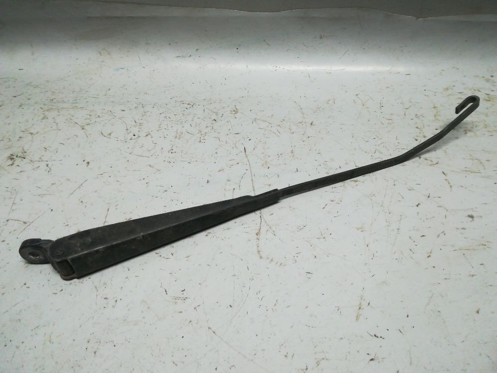 Щеткодержатель к Nissan  1997