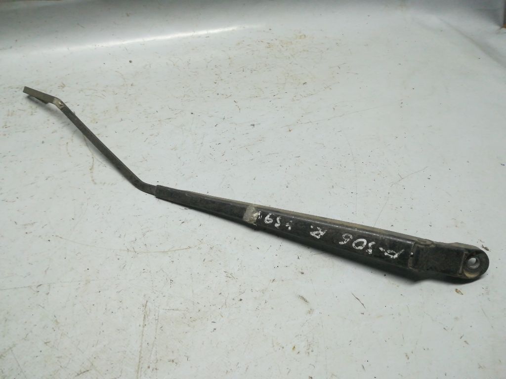 Щеткодержатель к Peugeot 306 1996