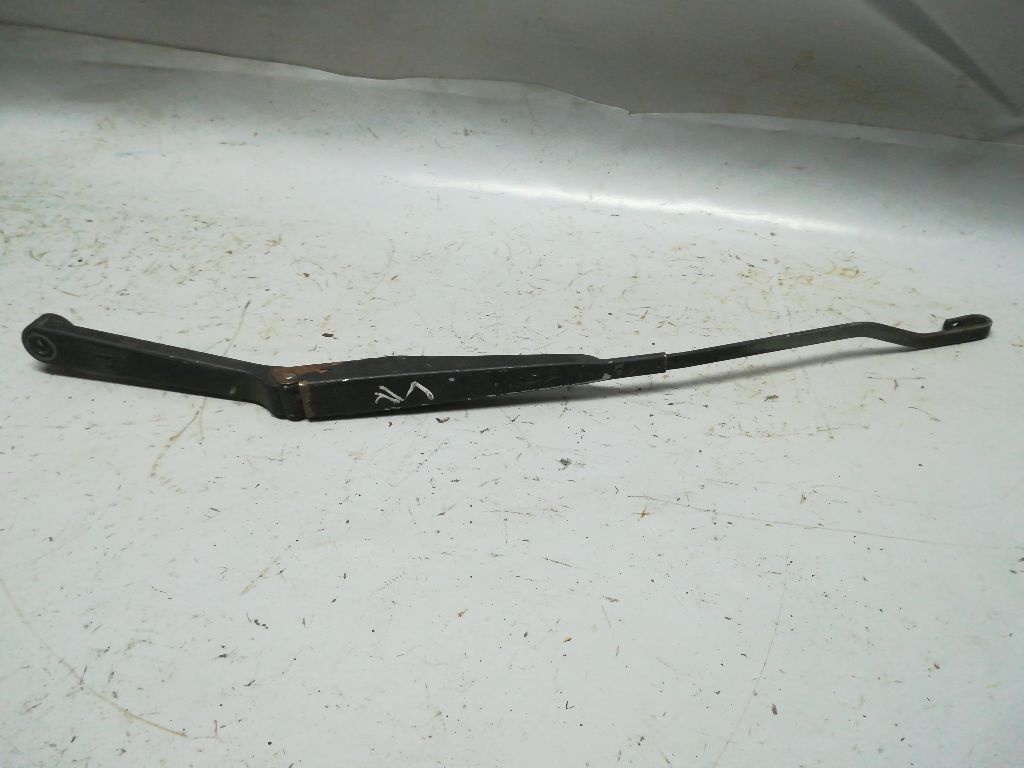 Щеткодержатель к Hyundai Lantra 1993