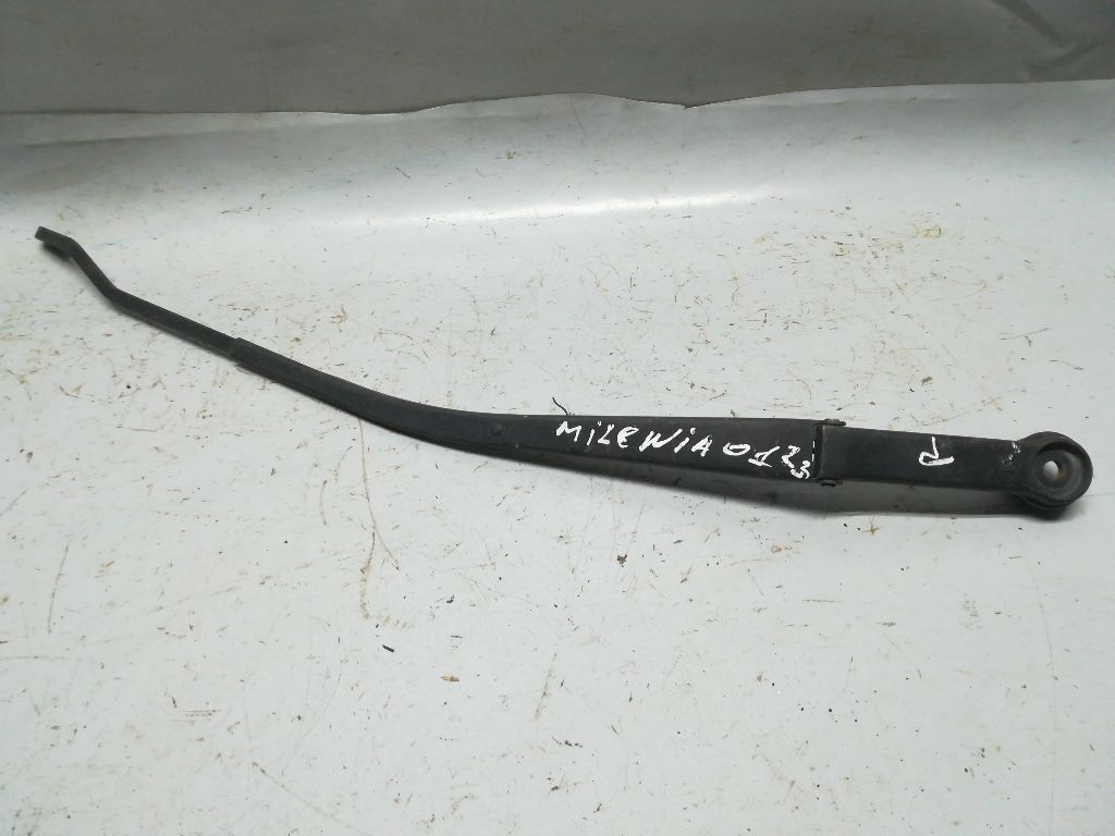 Щеткодержатель к Mazda Millenia 2001