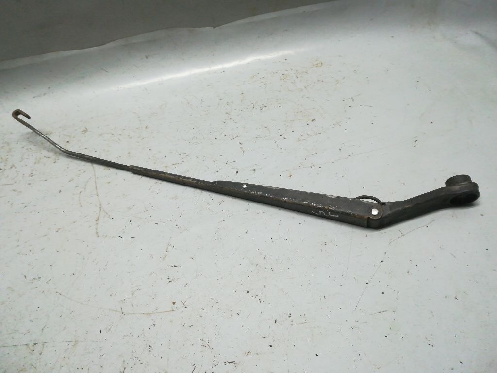 Щеткодержатель к Mazda 626 1996