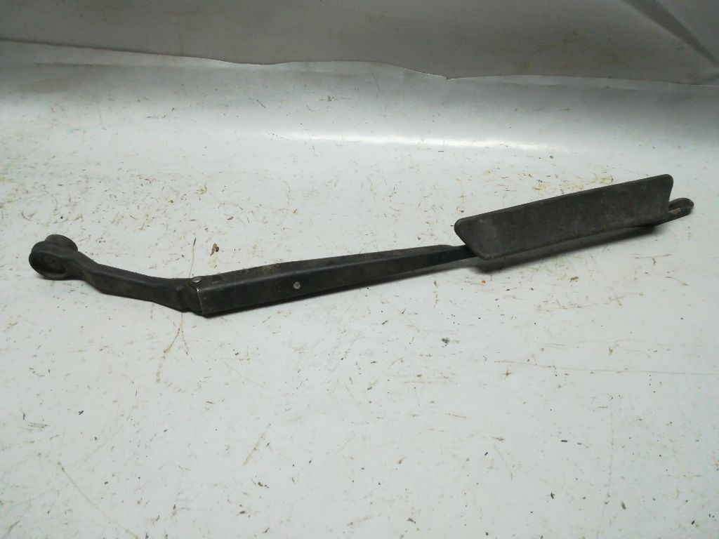 Щеткодержатель к Mazda 323 1996