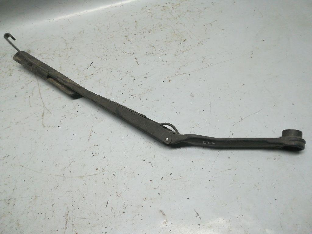 Щеткодержатель к Mazda 626 1998