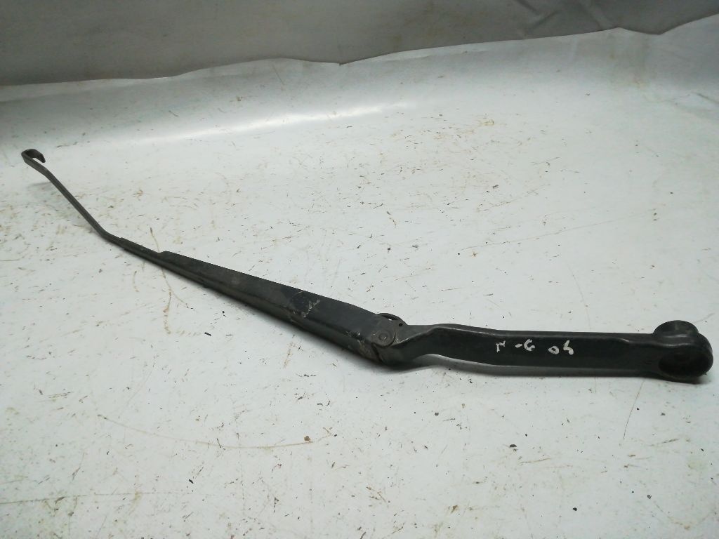 Щеткодержатель к Mazda 6 2003