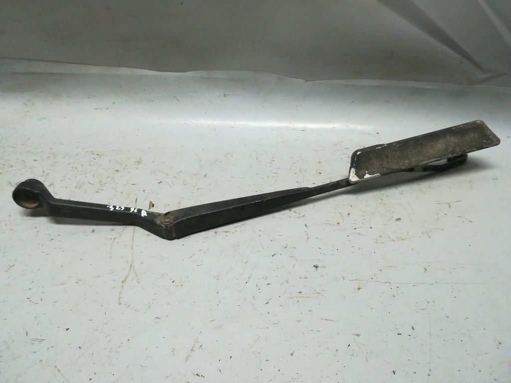 Щеткодержатель к Mazda 323 1996